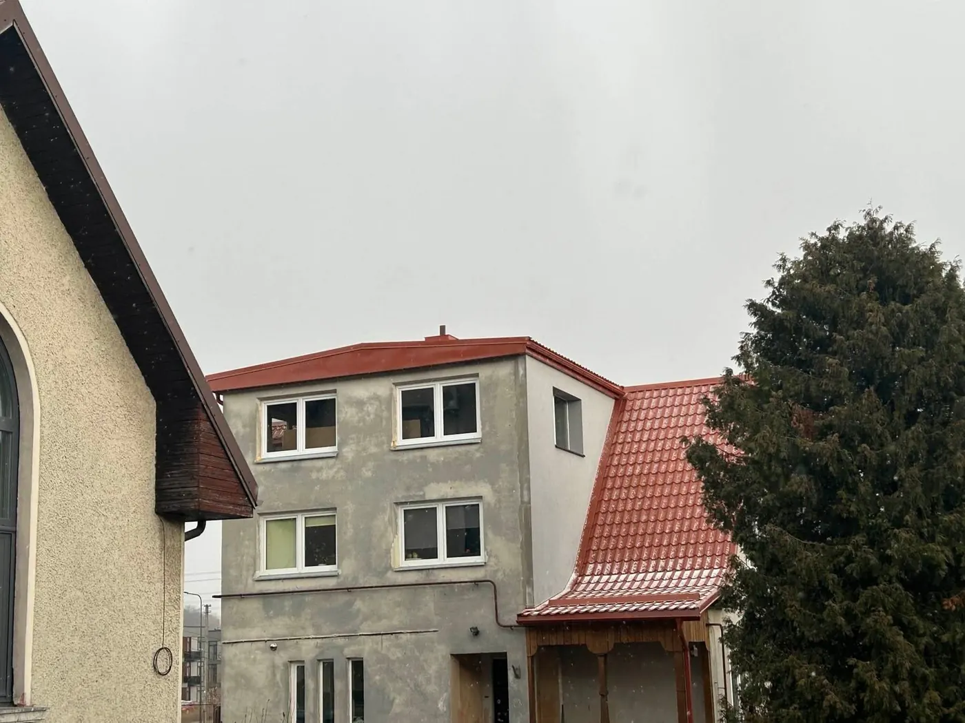 Skardinio stogo dengimo darbai gyvenamajame name